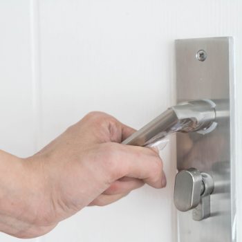door handle with lock