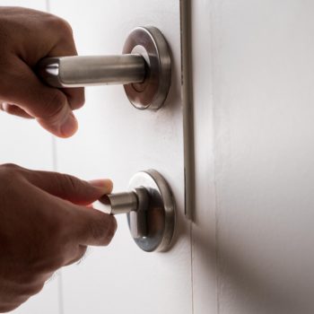 door handle with lock