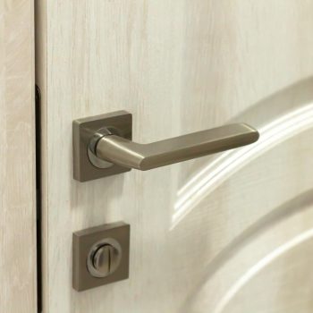 door handle with lock