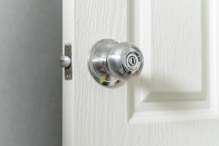 door handle with lock