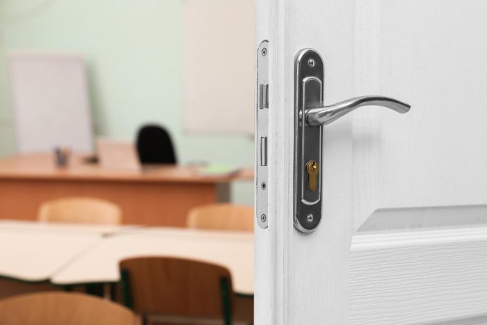 door handle with lock