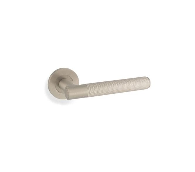 A&W AW220SN Spitfire Diamond Knurled Lever On Round Rose - Satin Nickel