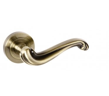Atlantic Old English Colchester Lever Handle on Rose - Antique Brass