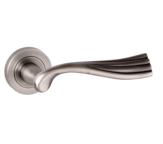 Atlantic Old English Richmond Lever Handle on Rose - Matt Gun Metal