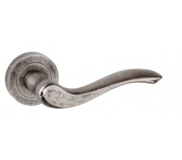 Atlantic Old English Warwick Lever Handle on Rose - Distressed Silver