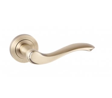 Atlantic Old English Warwick Lever Handle on Rose - Matt Antique Brass
