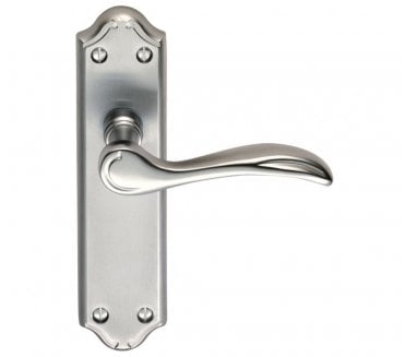 Carlisle Brass DL Madrid Door Handle On Short Backplate - Satin Chrome