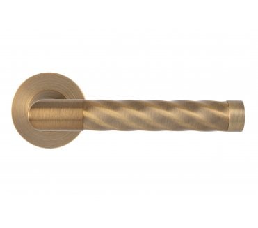 Eclipse 34334 Helix Door Handles On Round Rose - Matt Antique Brass