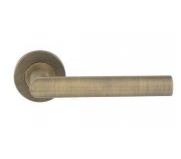 Eurospec CSL1192 Treviri Mitred Door Handle On Rose - Antique Brass
