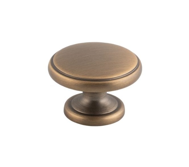 Fingertip Design FTD524 Oxford Cabinet Knob - Antique Brass