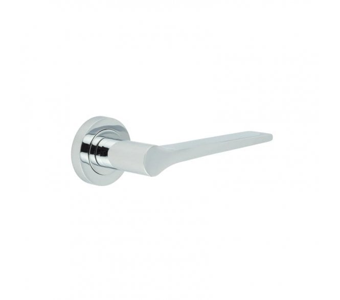 Frelan Gio Door Handles On Round Rose - Polished Chrome