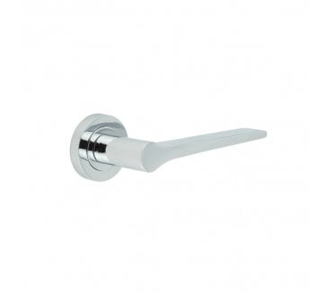 Frelan Gio Door Handles On Round Rose - Polished Chrome