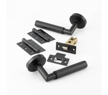 Frelan JMB400PK Knurled Matt Black Handle On Rose - Latch Pack (with hinges & latch)