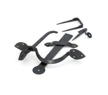 From The Anvil 33150 Gothic Thumblatch Set -Beeswax