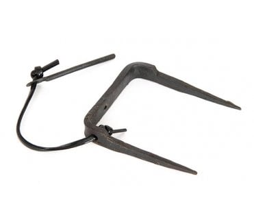 From The Anvil 33244 Locking Staple Pin - Beeswax