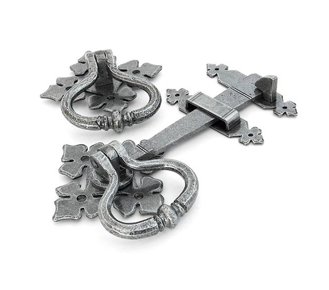 From The Anvil 33685 Shakespeare Suffolk Latch Handle - Pewter