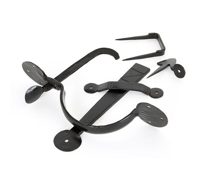From The Anvil 33815 Medium Bean Thumblatch XL - Black