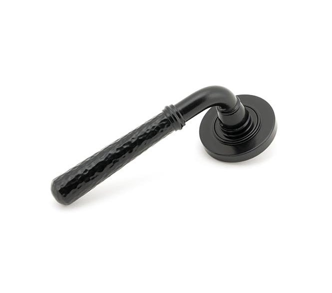 From The Anvil 45647 Hammered Lever Handle On Rose Set (Plain Rose) - Black