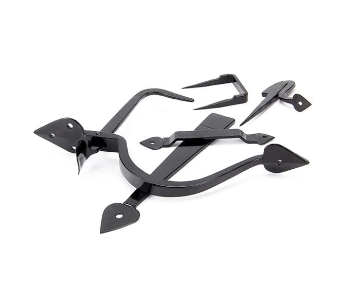 From The Anvil 92046 Tuscan Thumblatch Set -Black