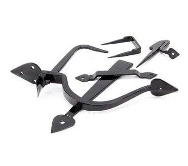 From The Anvil 92046 Tuscan Thumblatch Set -Black