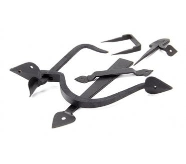 From The Anvil 92047 Tuscan Thumblatch Set -External Beeswax