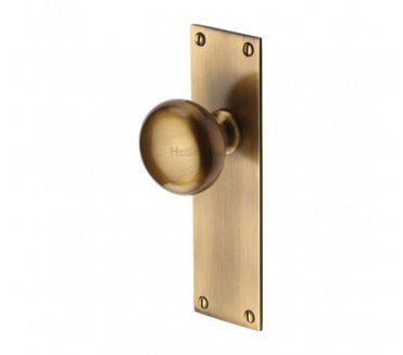Heritage Brass Balmoral Door Knobs On Backplate - Antique Brass
