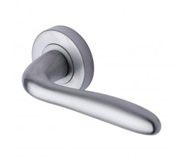 Heritage Brass COL1762 Columbus Door Handles On Round Rose - Satin Chrome