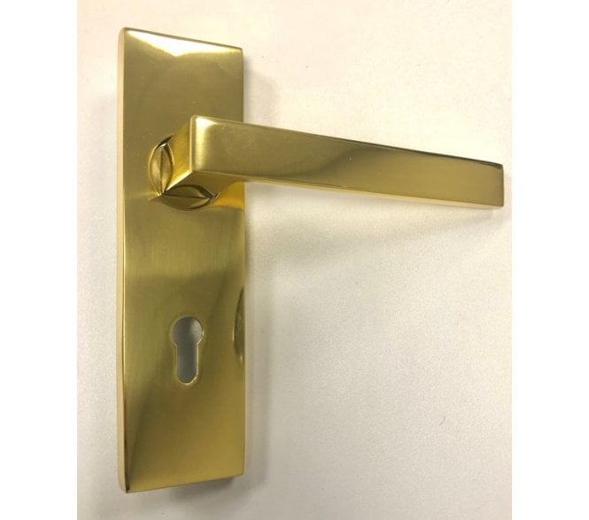 Heritage Brass Delta Door Handles On Backplate - Keyhole - Polished Brass