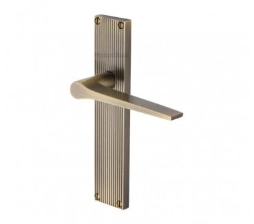 Heritage Brass Gio On Reeded Backplate - Antique Brass