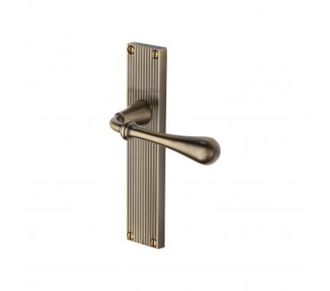 Heritage Brass Roma On Reeded Backplate - Antique Brass