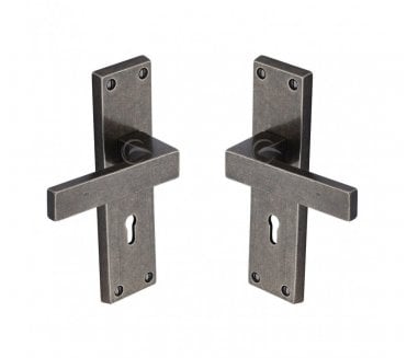Heritage Brass RPW Cheswell Door Handles On Backplate - Rustic Pewter