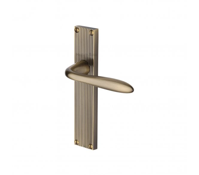 Heritage Brass Sutton On Reeded Backplate - Antique Brass