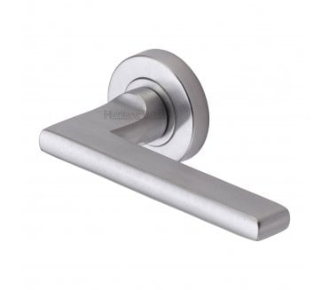 Heritage Brass Trident Door Handles On Round Rose - Satin Chrome