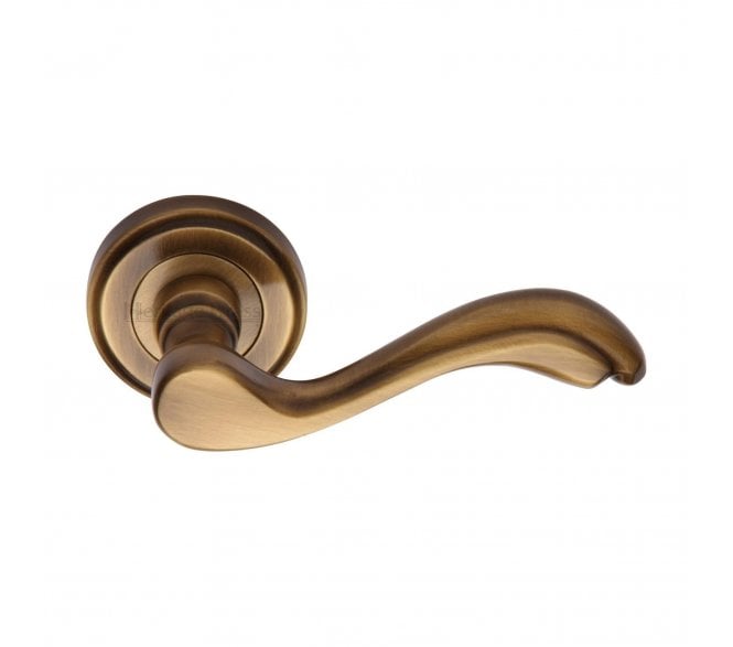 Heritage Brass V1601 Lisboa Door Handles On Round Rose - Antique Brass