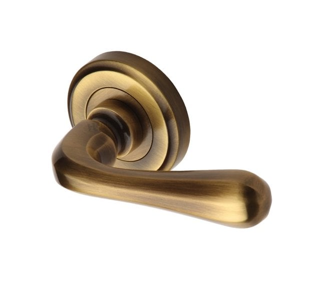 Heritage Brass V3020 Charlbury Door Handles On Round Rose - Antique Brass