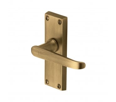 Heritage Brass Victoria Door Handles On Backplate - Antique Brass