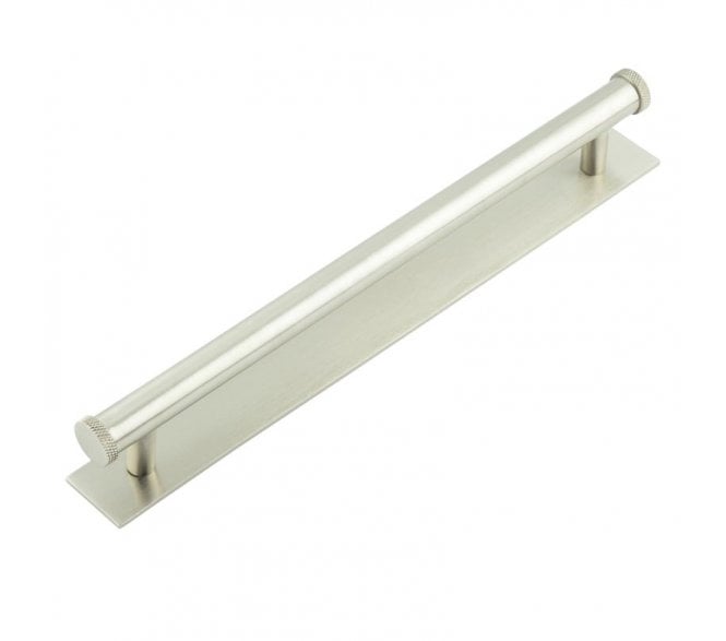 Hoxton Wenlock Cabinet Handles On Plain Backplate - Satin Nickel