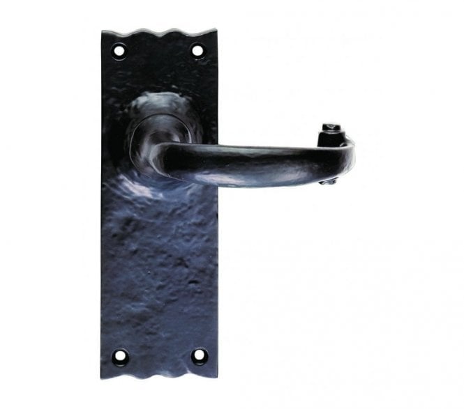 Ludlow Traditional Door Handles On Backplate - Black Antique