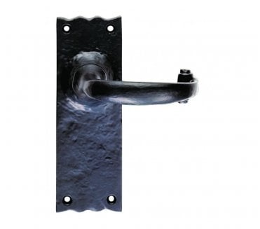 Ludlow Traditional Door Handles On Backplate - Black Antique