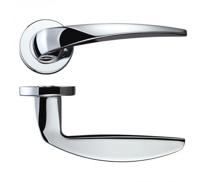 Rosso Maniglie Cygnus Door Handles On Round Rose - Polished Chrome