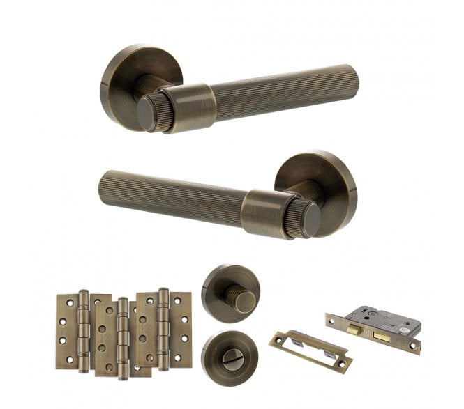 Senza Pari Fasana Door Handle Bathroom Pack (4 Fire Rated Hinges x3) - Antique Brass