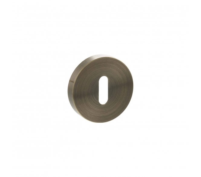Senza Pari Standard Keyhole Escutcheons On Minimal Round Rose - Antique Brass
