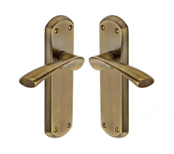 Sorrento Atlanta Door Handles On Backplate - Antique Brass