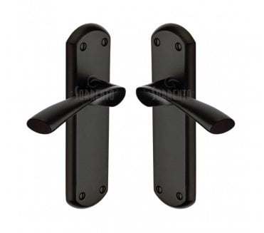Sorrento Atlanta Door Handles On Backplate - Matt Black