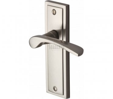 Sorrento Boston Door Handles On Backplate - Satin Nickel
