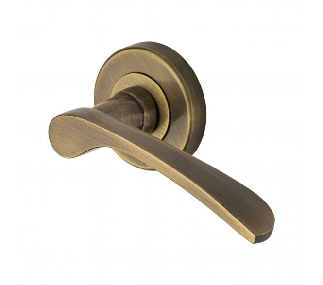 Sorrento SC-5380 Arcadia Door Handles On Round Rose - Antique Brass
