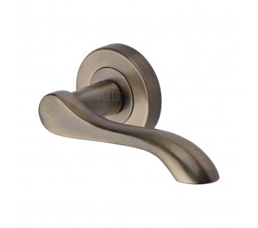 Sorrento SC-7352 Aurora Door Handles On Round Rose - Antique Brass