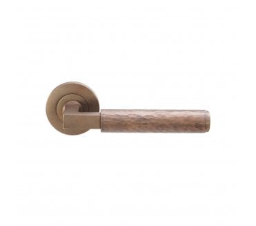 Spira Brass SB1114MANT Hammered Knurlmond Lever On Round Rose - Matt Antique