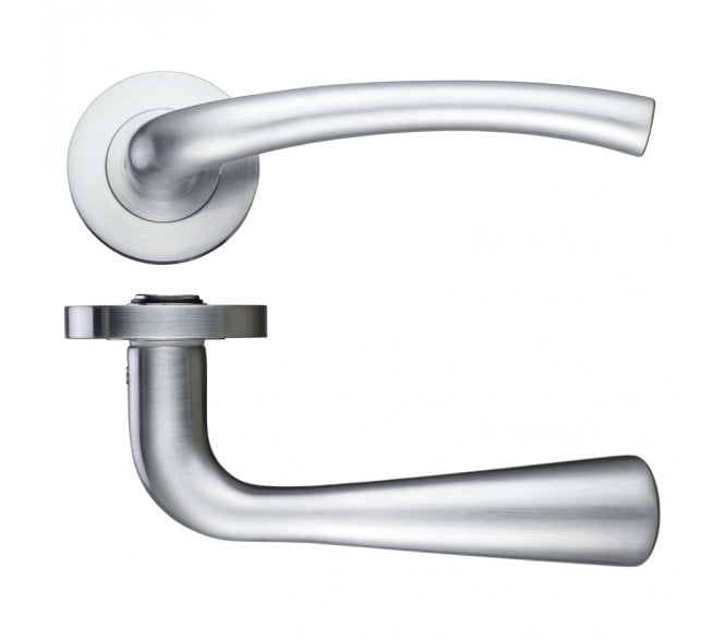 Stanza Assisi Door Handles On Round Rose - Satin Chrome