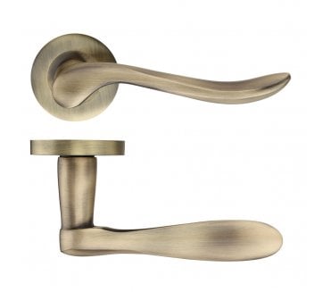Stanza Lincoln Designer Door Handles on Rose - Florentine Bronze